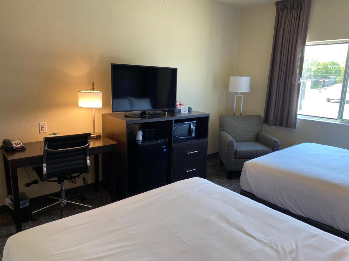 Cobblestone Inn & Suites - Forest City Luaran gambar