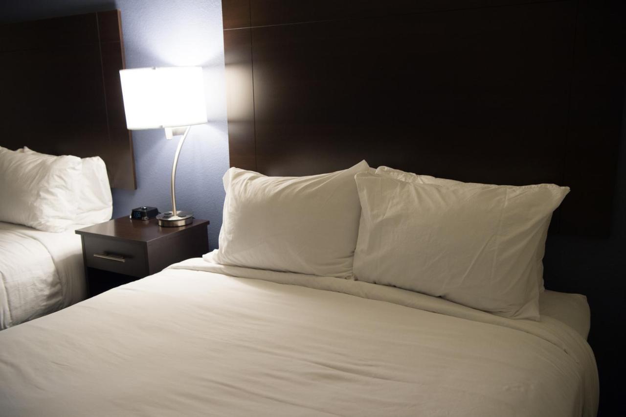 Cobblestone Inn & Suites - Forest City Luaran gambar