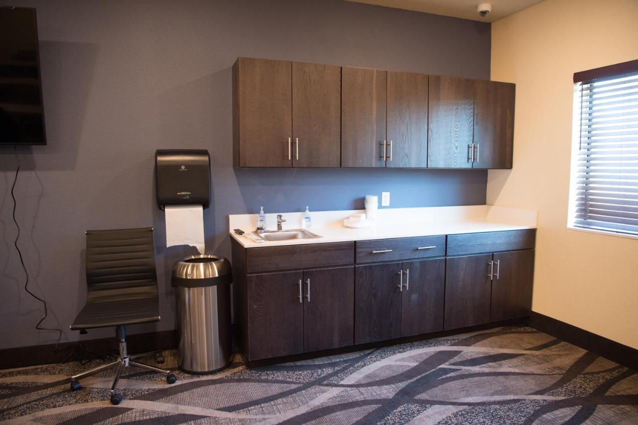 Cobblestone Inn & Suites - Forest City Luaran gambar